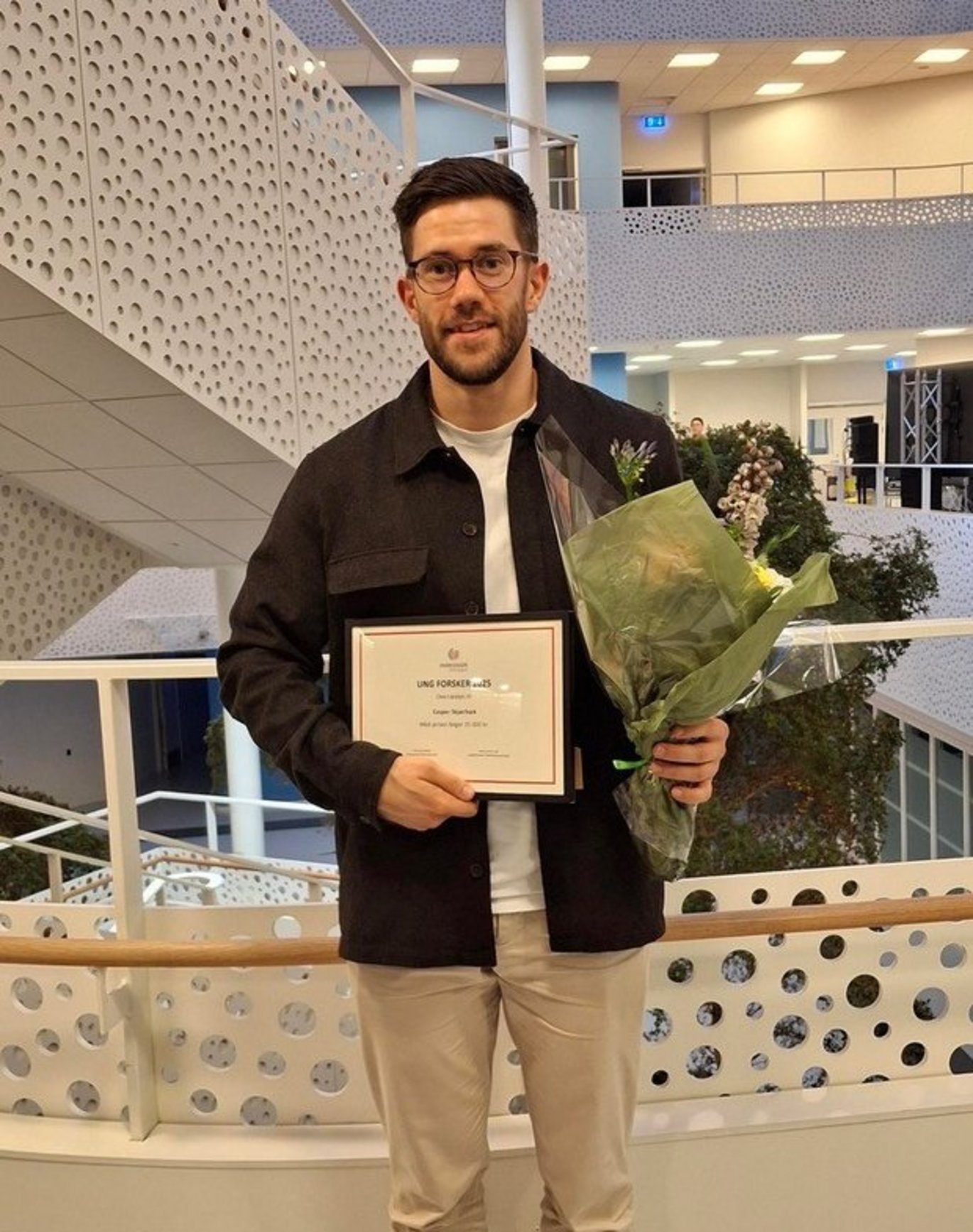 Casper receives the Young Researcher 2025 award