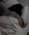 En urolig søvn kan være tidlige tegn på Parkinsons sygdom. Forskere har fundet, at patienter med Rapid eye movement sleep behaviour disorder, har en risiko for at udvikle Parkinsons sygdom i fremtiden, fordi de mangler dopamin i hjernen.