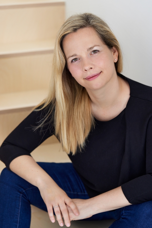 Læge, dr.med. og ph.d. Signe Holm Larsen har forsvaret sin doktordisputats ved Aarhus Universitet. Foto: Ditte Capion Artvaerk