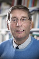 Jens Overgaard fra AU og AUH er blevet belønnet for sit mangeårige bidrag specielt inden for eksperimentel og klinisk kræftforskning. Jens Overgaard fra AU og AUH er blevet belønnet for sit mangeårige bidrag specielt inden for eksperimentel og klinisk kræftforskning.