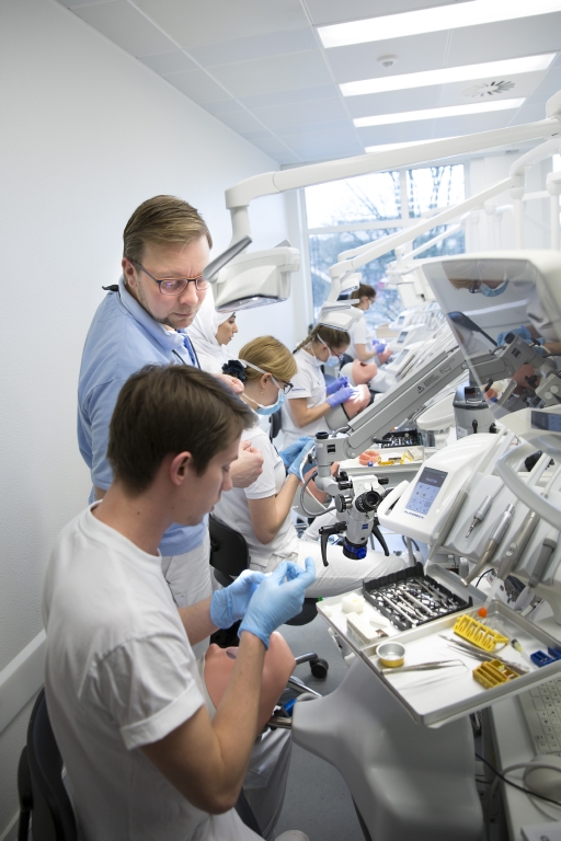 957 undervisere på Health har besvaret et spørgeskema, hvor de vurderer deres pædagogiske kompetencer. Undersøgelsen viser - ud over positive tendenser - et behov for at styrke undervisernes kompetencer inden for en række områder. Foto: Lars Kruse, 